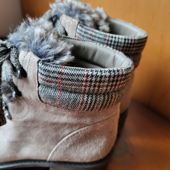 New Hiking Boots by Sam Edelman - Picture 4 of 6